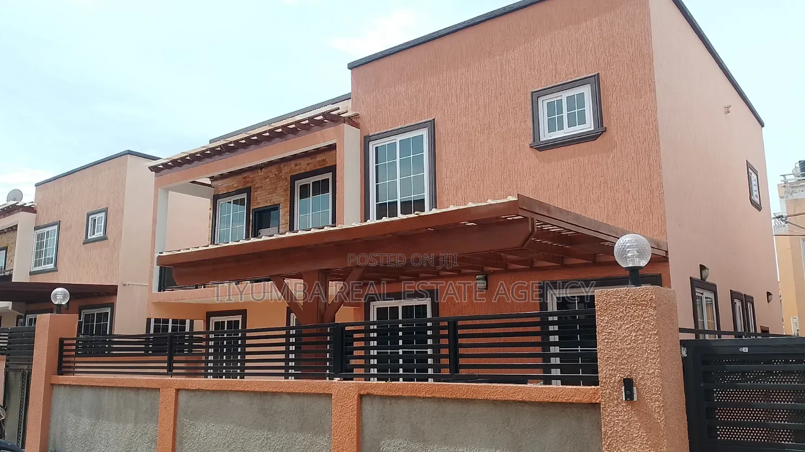 3bdrm Duplex in Tiyumba Real Estate, The Mall for rent in The Mall