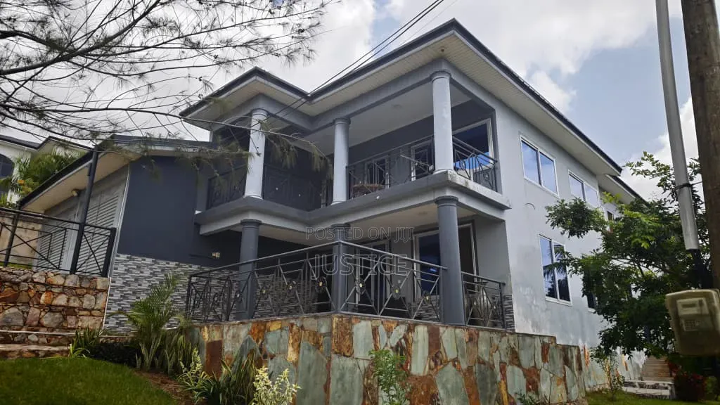 5bdrm House in Aburi for sale in Aburi