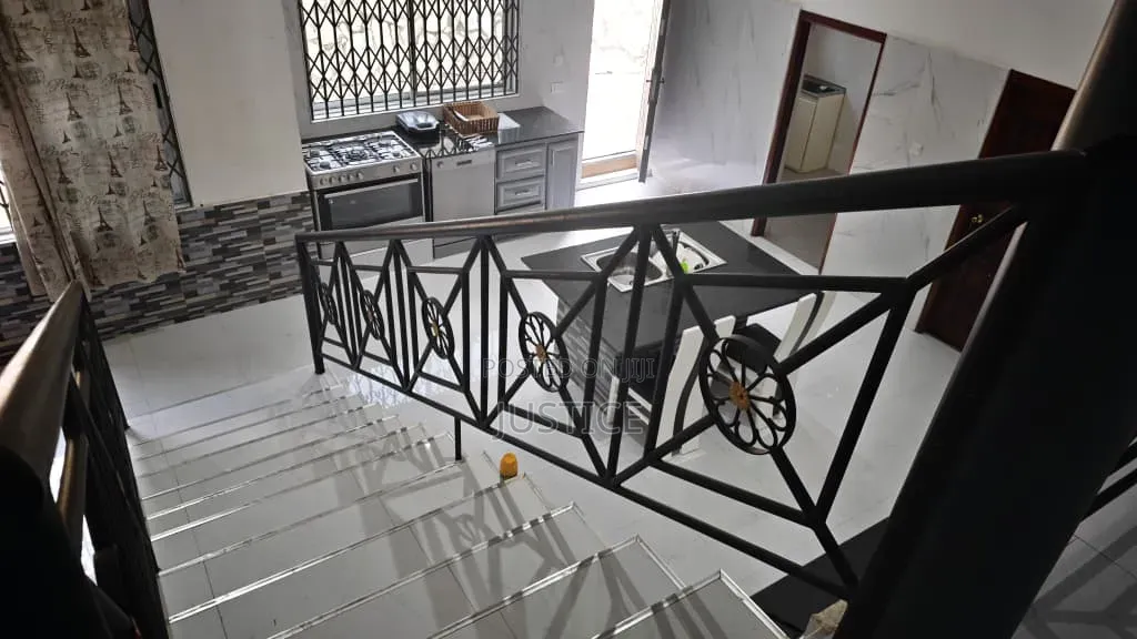 5bdrm House in Aburi for sale in Aburi