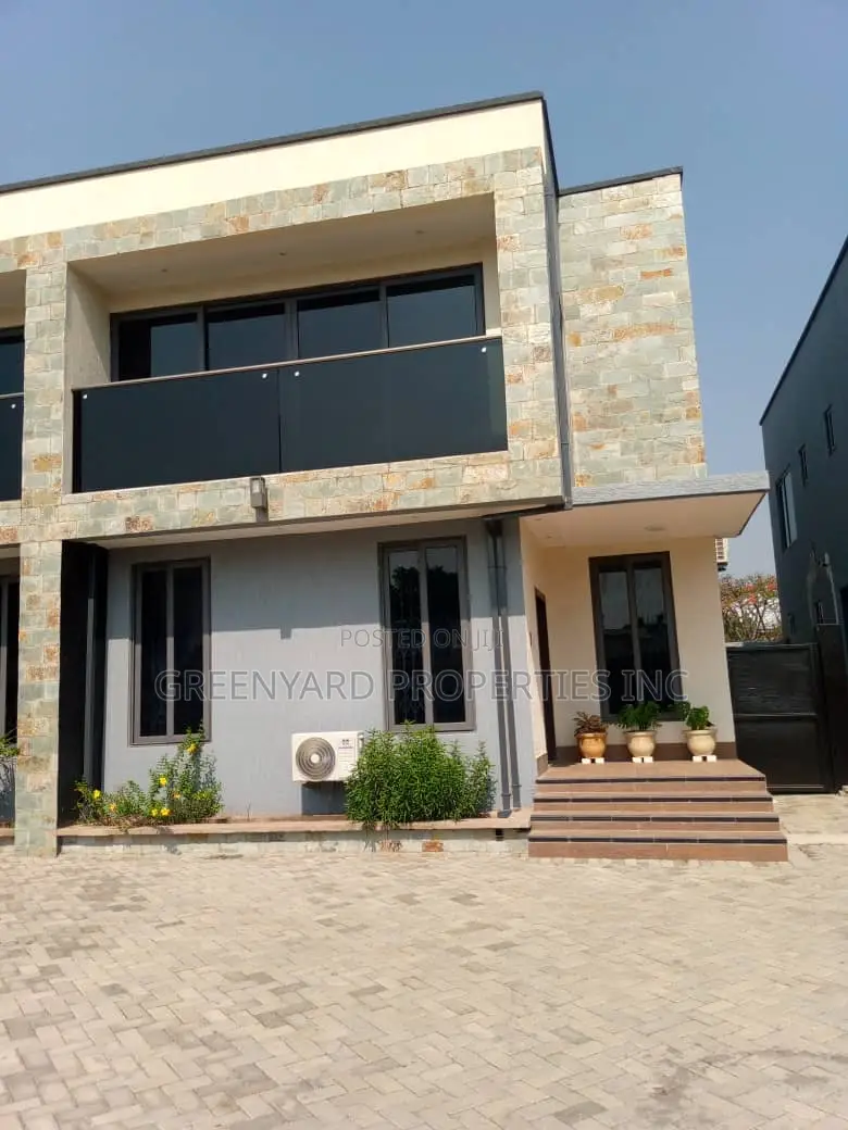 3bdrm Townhouse / Terrace in Airport for rent in Airport Residential Area