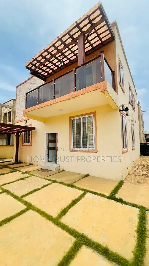 3bdrm Duplex in Achimota Mall Area for rent in The Mall