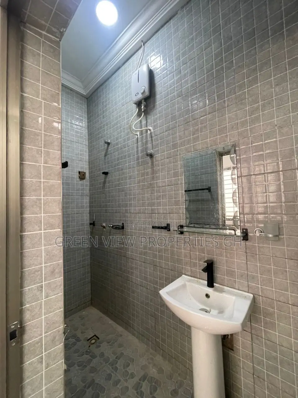 4bdrm Duplex in West Hills Mall Area for rent in West Hills Mall Area