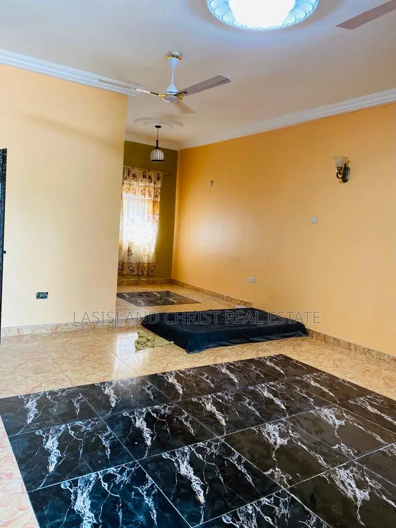 2bdrm Apartment in Lasisi And Christ, Amasaman for rent in Amasaman