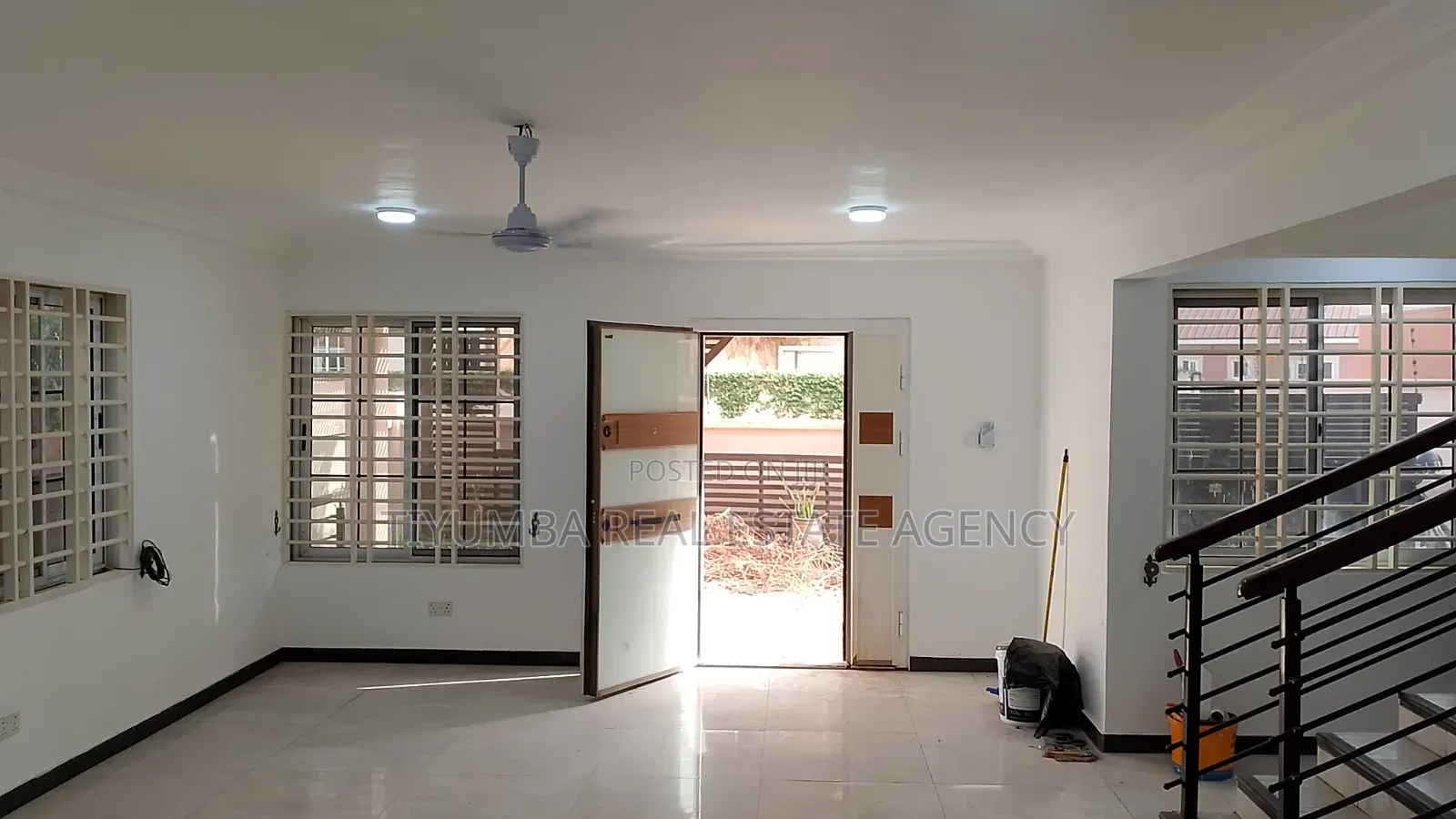 4bdrm Duplex in Tiyumba Real Estate, The Mall for rent in The Mall