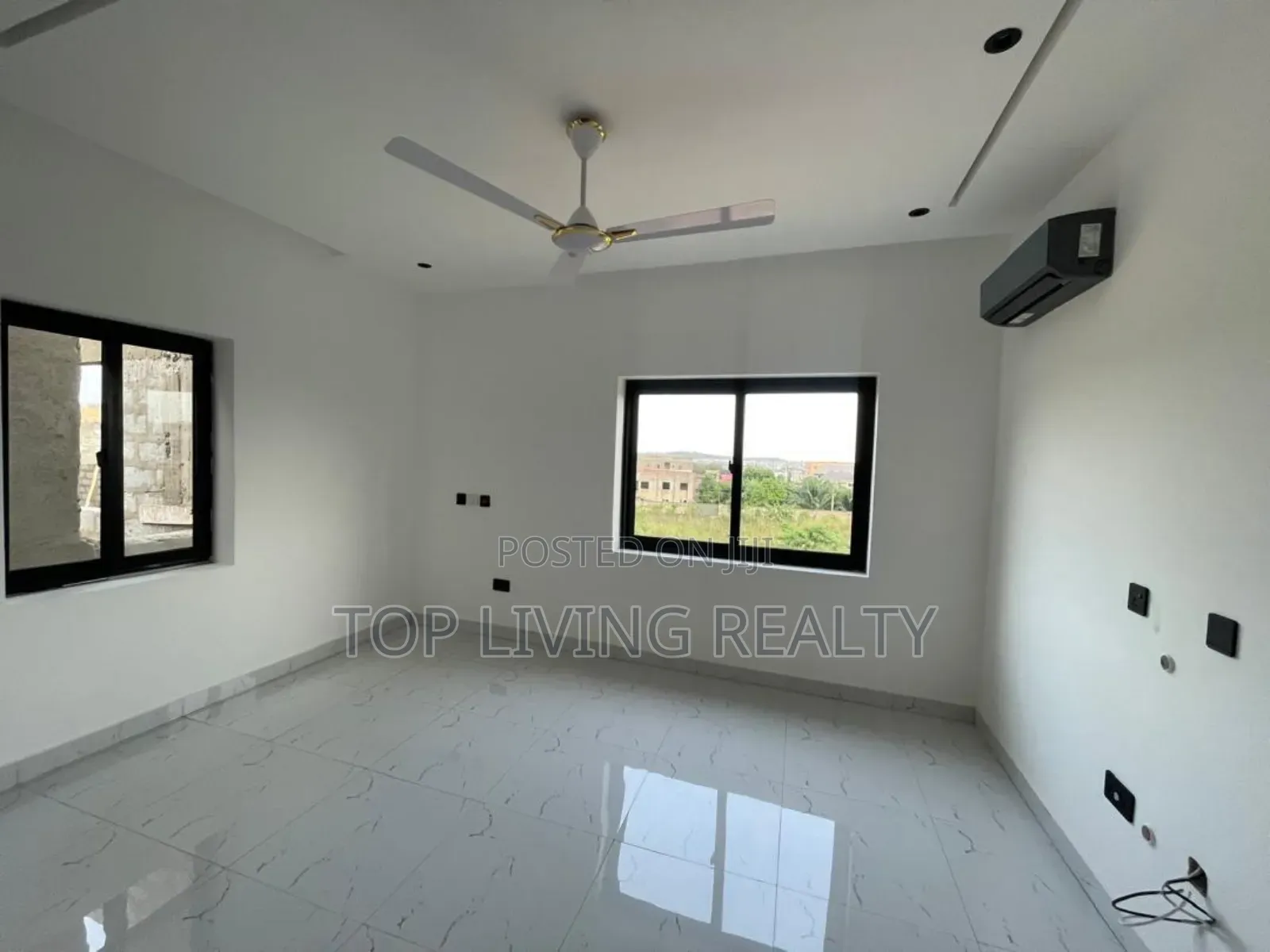 4bdrm Duplex in Ayi Mensa, Oyarifa for sale in Oyarifa