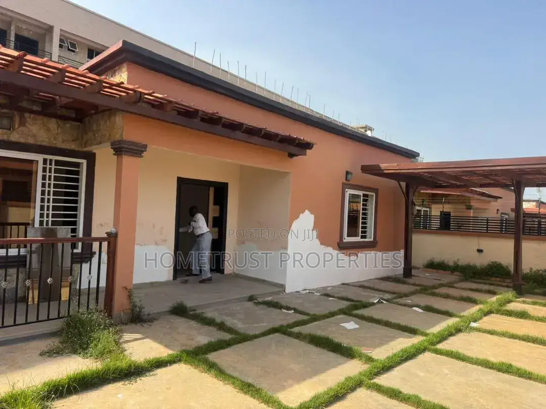 3bdrm House in Achimota Mall Area for rent in The Mall
