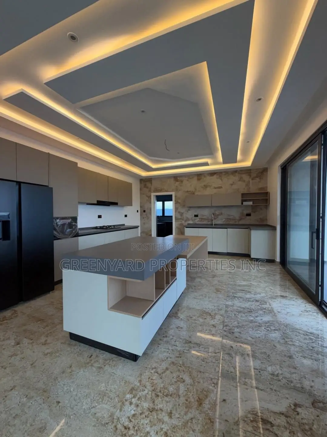 4bdrm Mansion in American House, East Legon for sale in East Legon