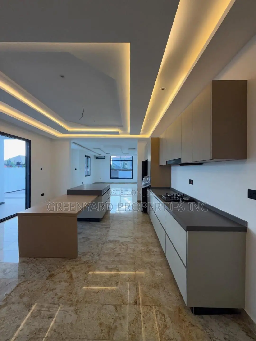 4bdrm Mansion in American House, East Legon for sale in East Legon
