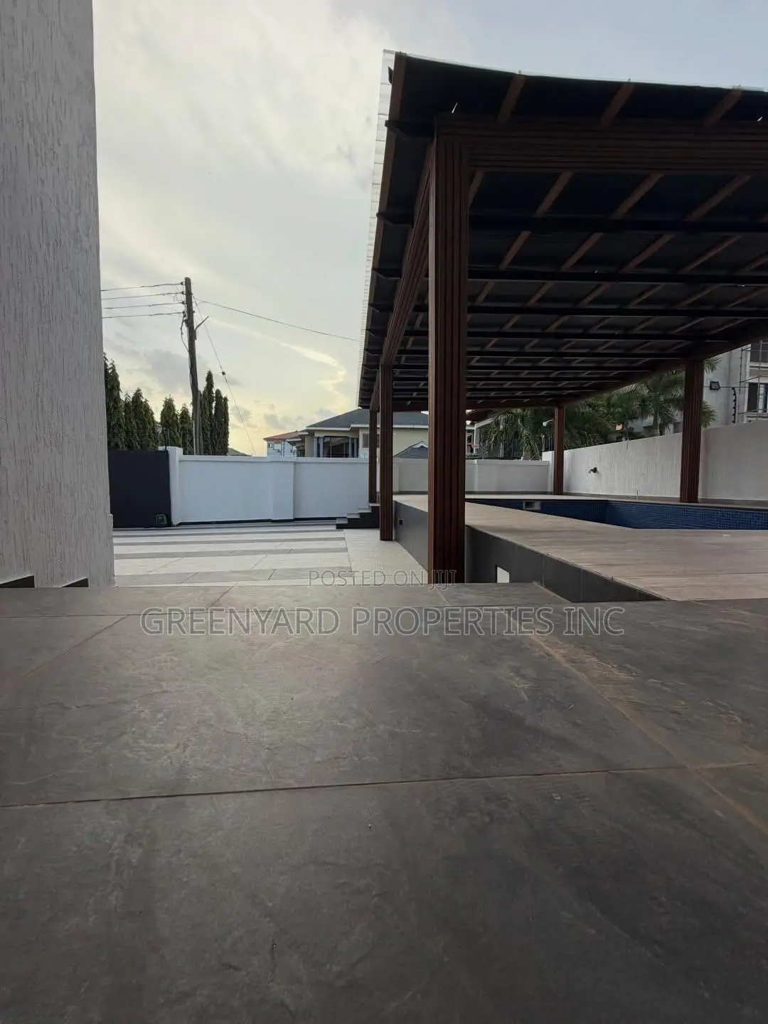4bdrm Mansion in American House, East Legon for sale in East Legon