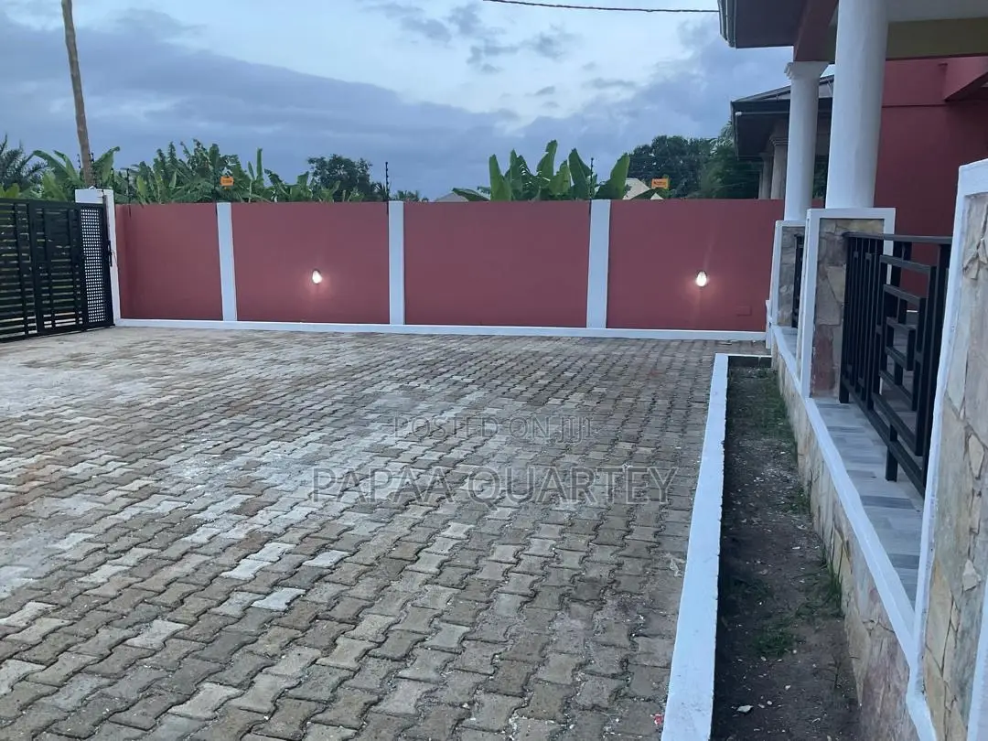 4bdrm House in Oyarifa for sale in Oyarifa