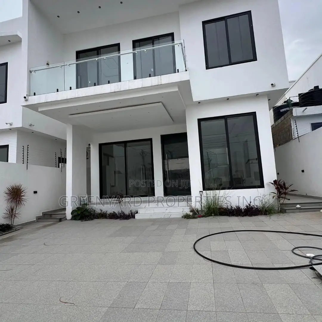 4bdrm House in A&C Mall, East Legon for sale in East Legon
