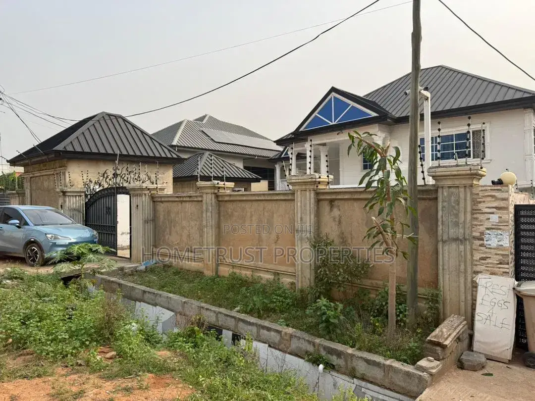 5bdrm Duplex in Pokuase Acp for sale in Pokuase