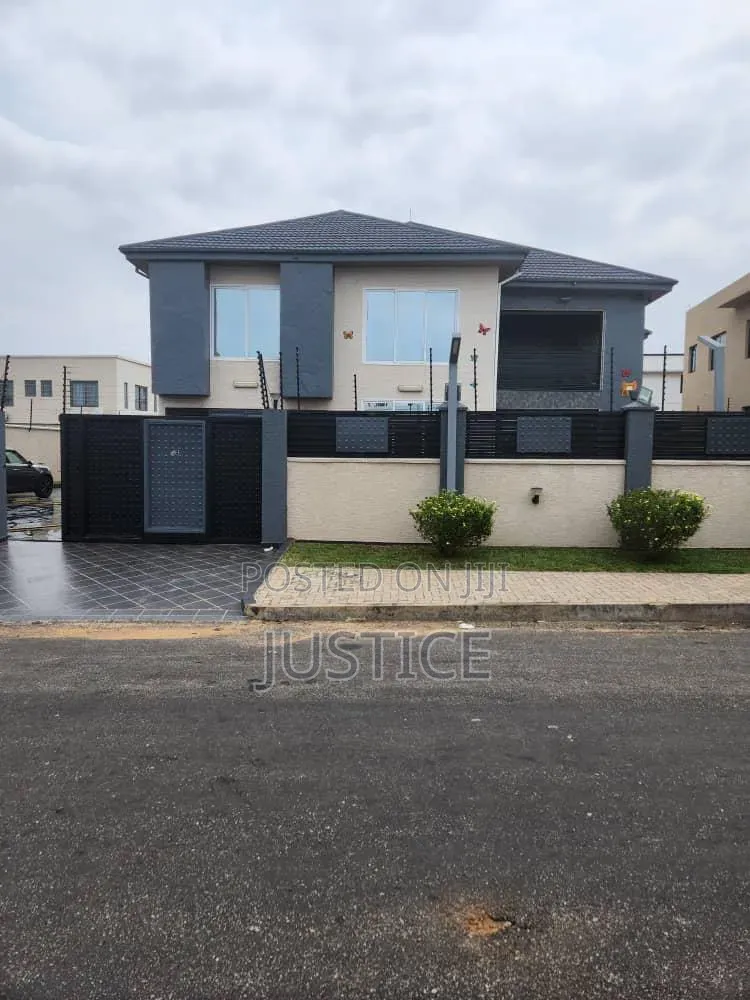 5bdrm Mansion in Airport Hills Estate for sale in Airport Residential Area