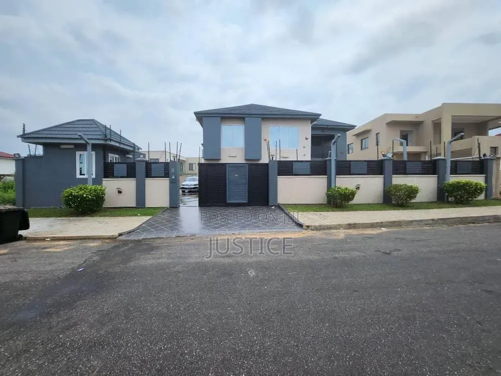 5bdrm Mansion in Airport Hills Estate for sale in Airport Residential Area
