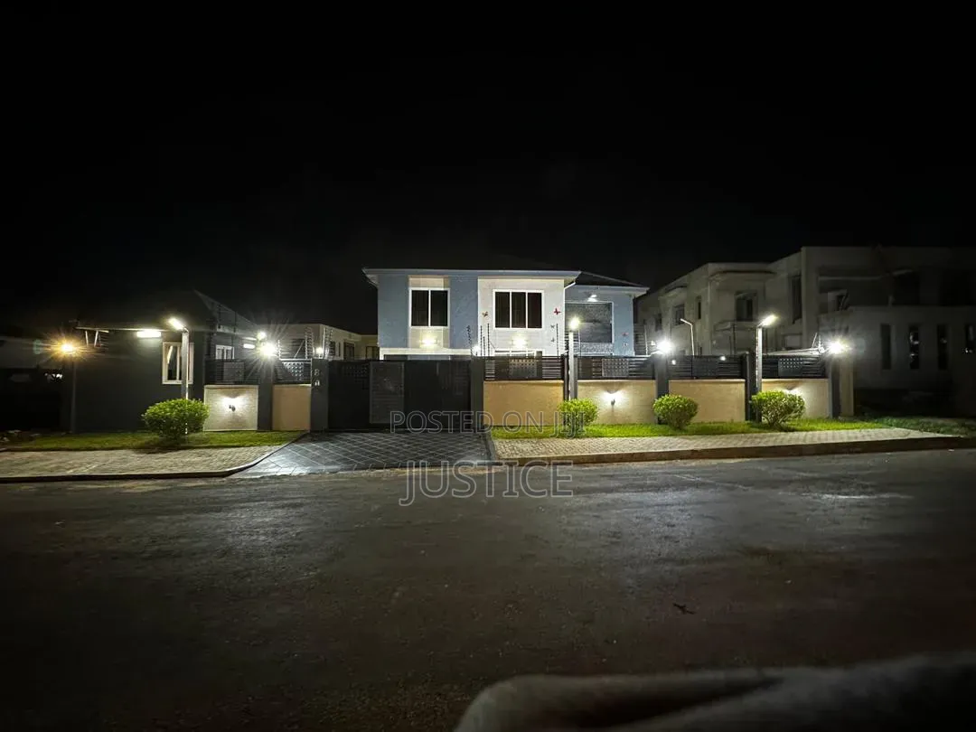 5bdrm Mansion in Airport Hills Estate for sale in Airport Residential Area