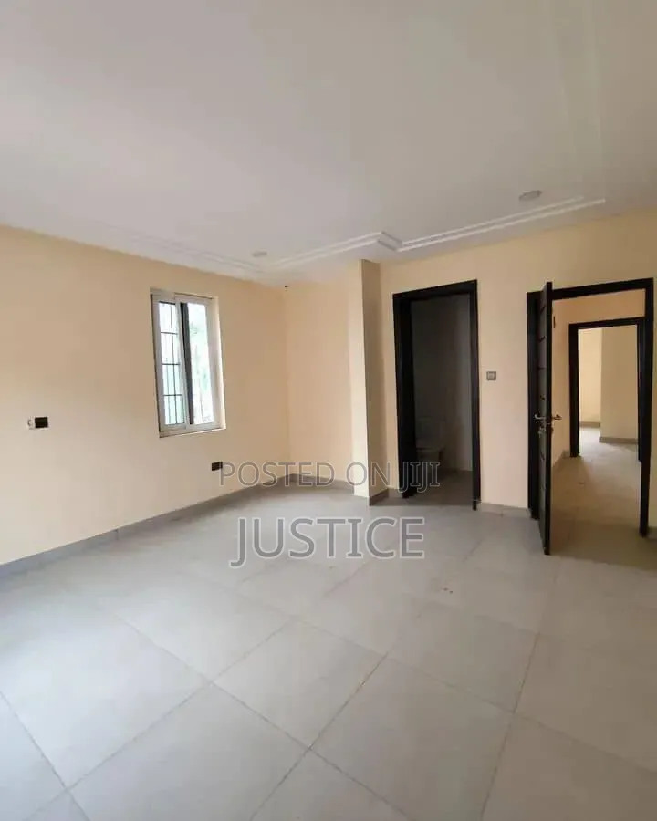 3bdrm Townhouse / Terrace in Dzorwulu for rent in Dzorwulu
