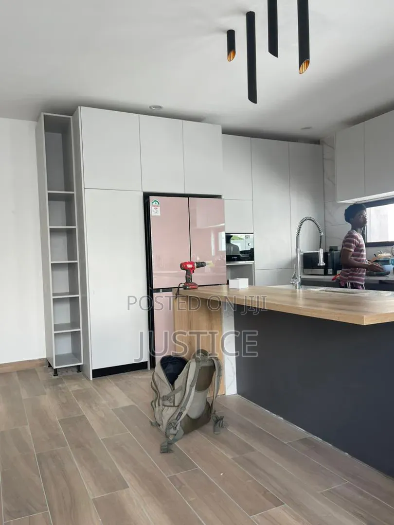 4bdrm Mansion in Airport Hills Estate for sale in Airport Residential Area