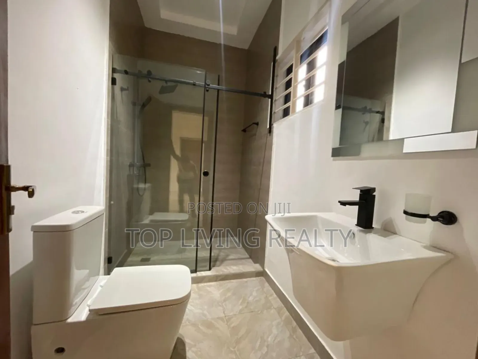 4bdrm House in Ayi Mensa, Oyarifa for sale in Oyarifa