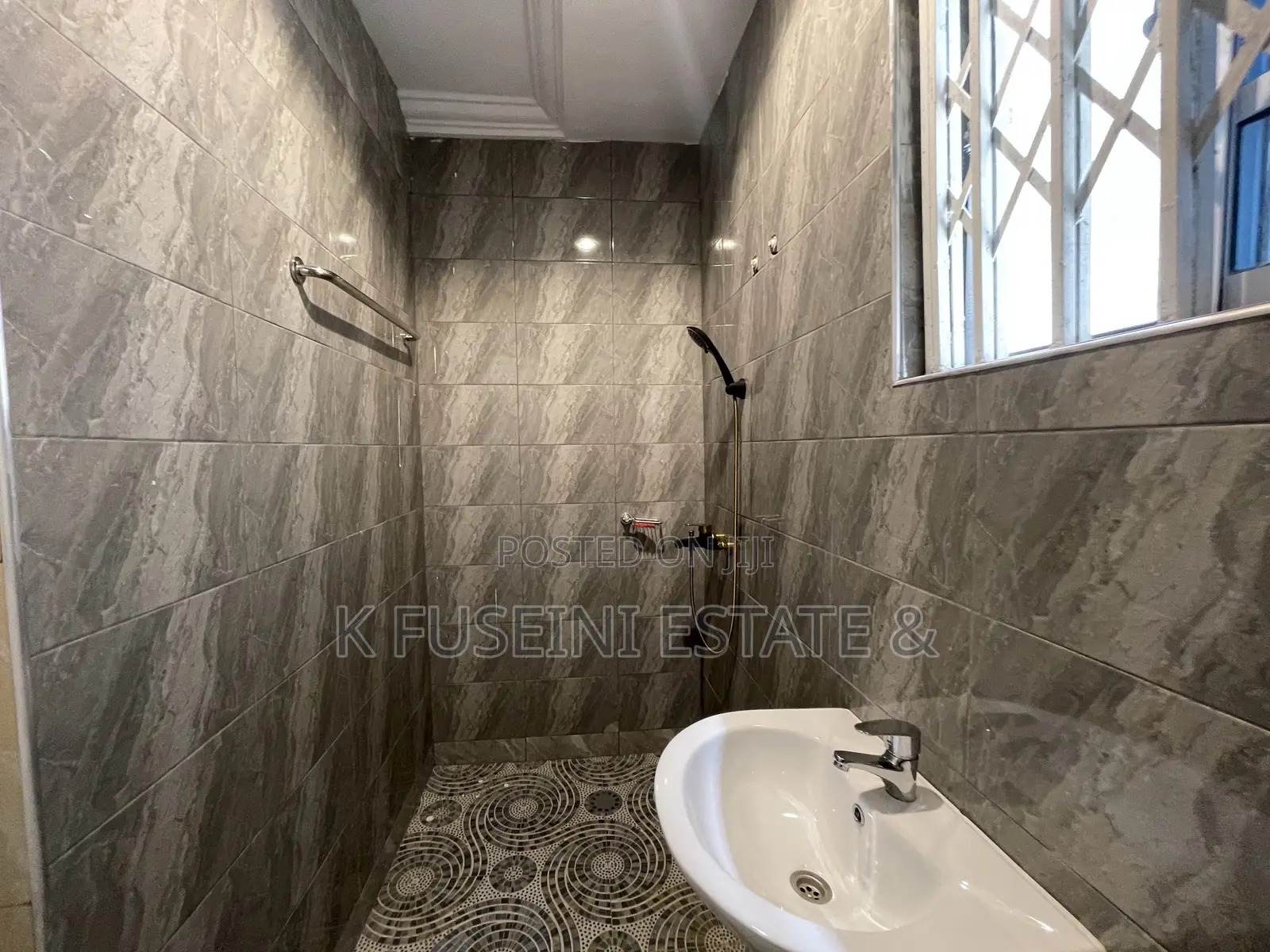 3bdrm House in K Fuseini Estate, Afigya-Kwabre for sale in Afigya-Kwabre