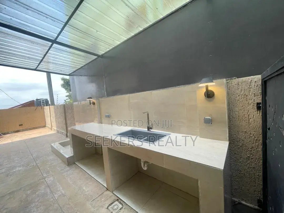 4bdrm House in Seekers Realty, Baatsona Total for rent in Baatsona Total