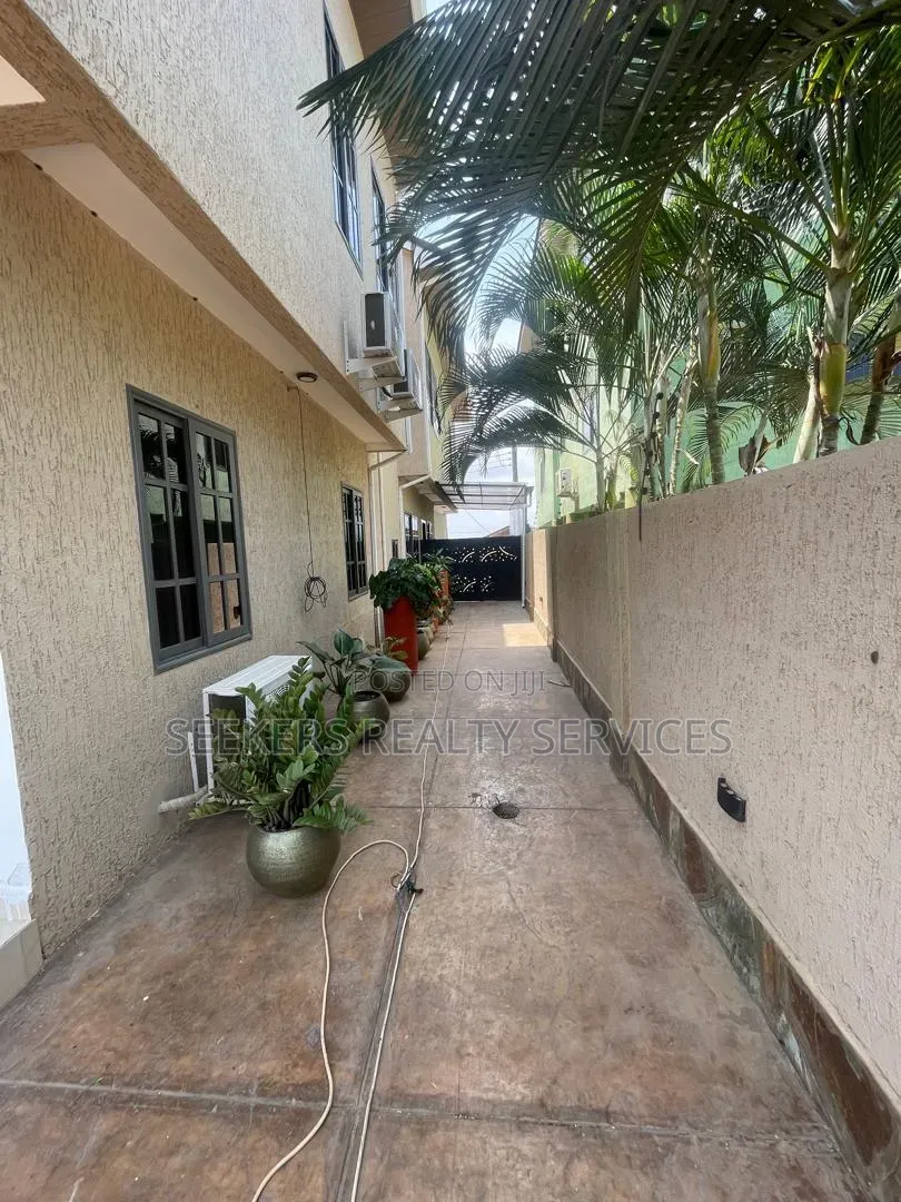 4bdrm House in Seekers Realty, Baatsona Total for rent in Baatsona Total