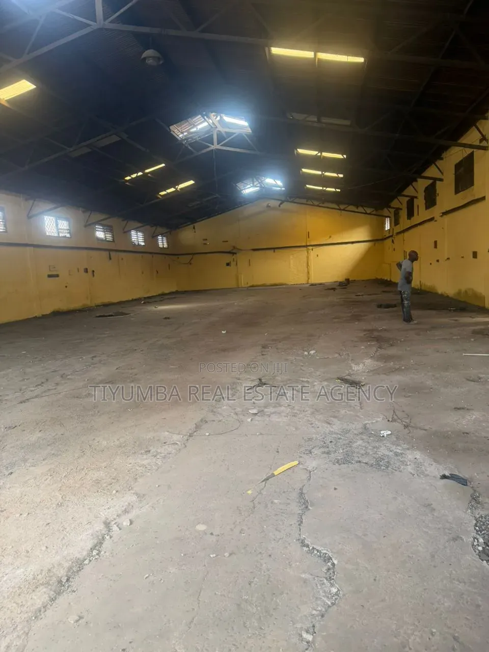 1500sqm Warehouse for Rent in the North Industrial Area. in North Industrial Area