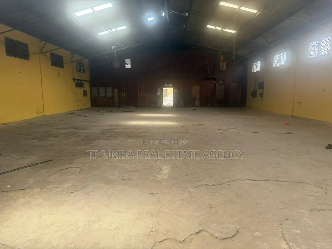 1500sqm Warehouse for Rent in the North Industrial Area. in North Industrial Area