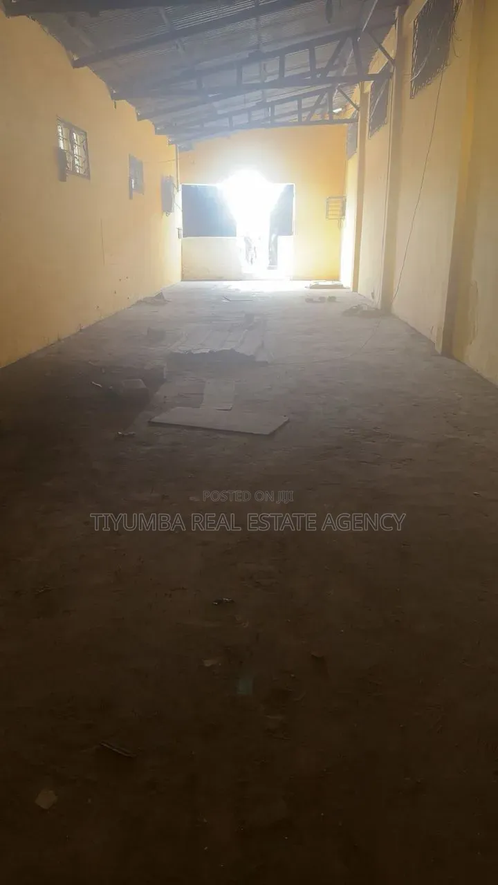 1500sqm Warehouse for Rent in the North Industrial Area. in North Industrial Area