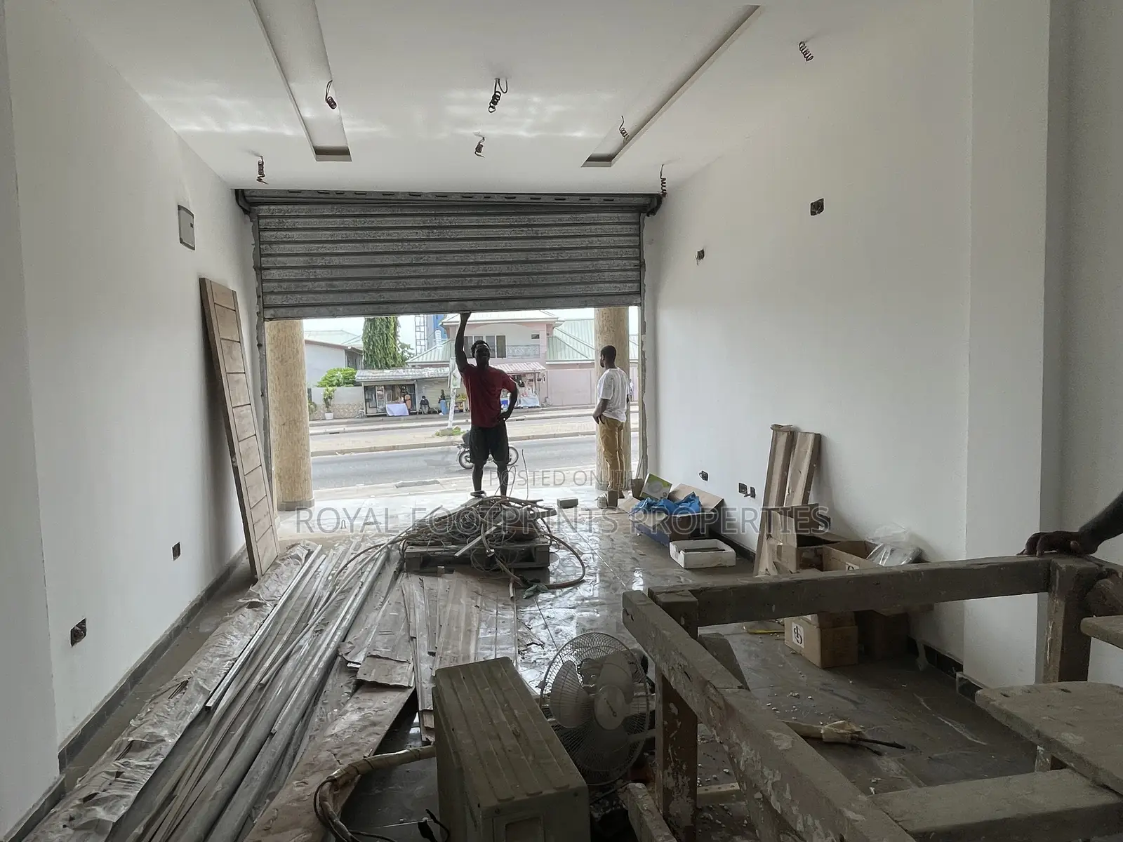 A Single Shop Space Up for Rent in East Legon