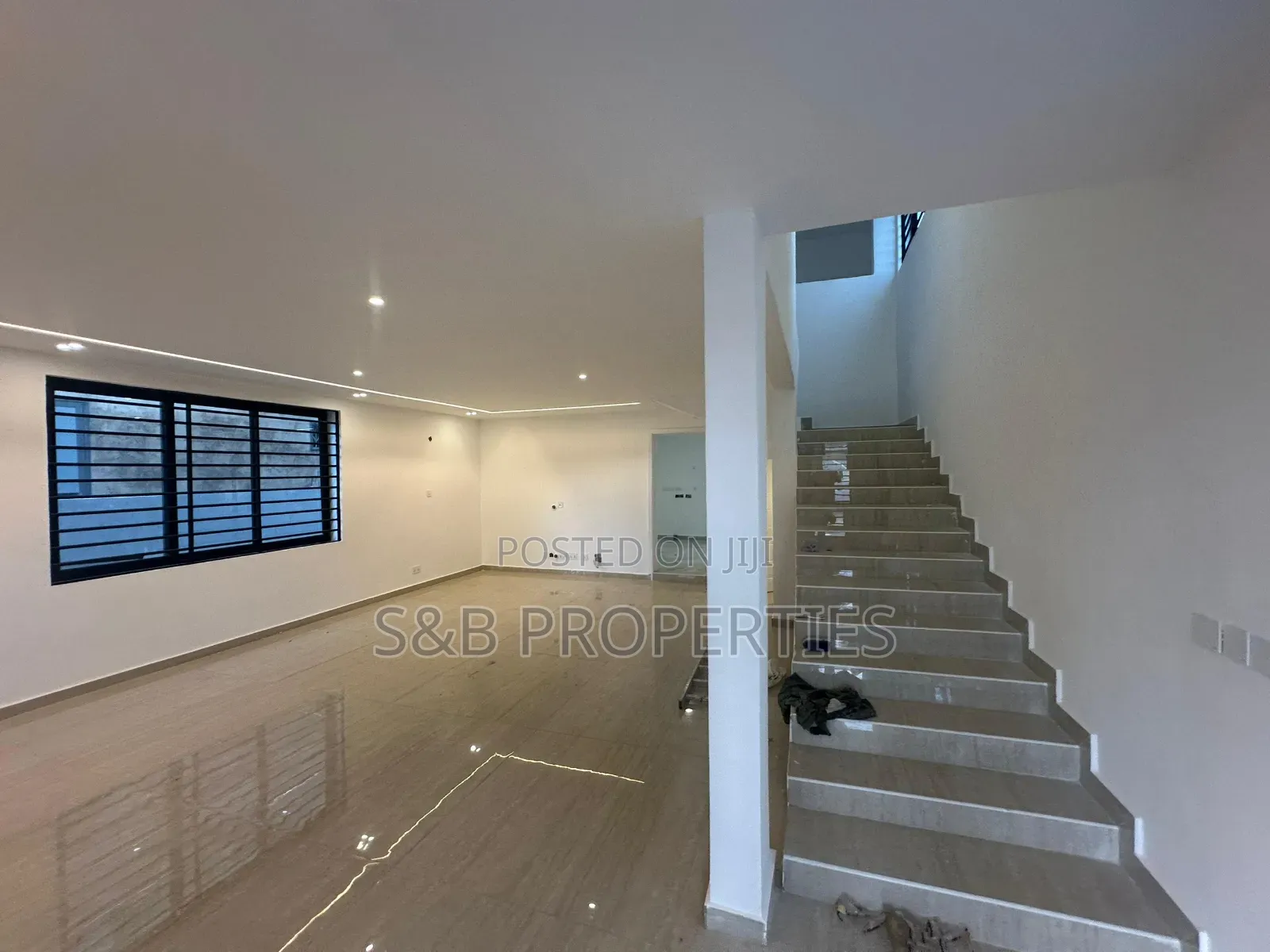 4bdrm House in Kwabenya for sale in Kwabenya