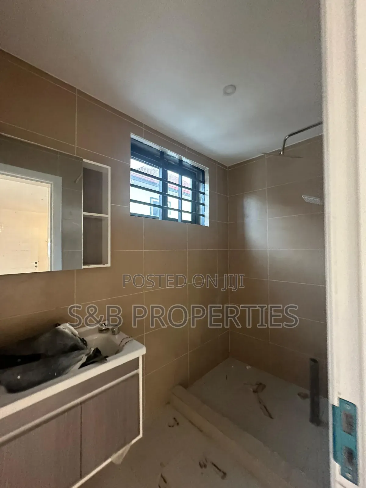 4bdrm House in Kwabenya for sale in Kwabenya