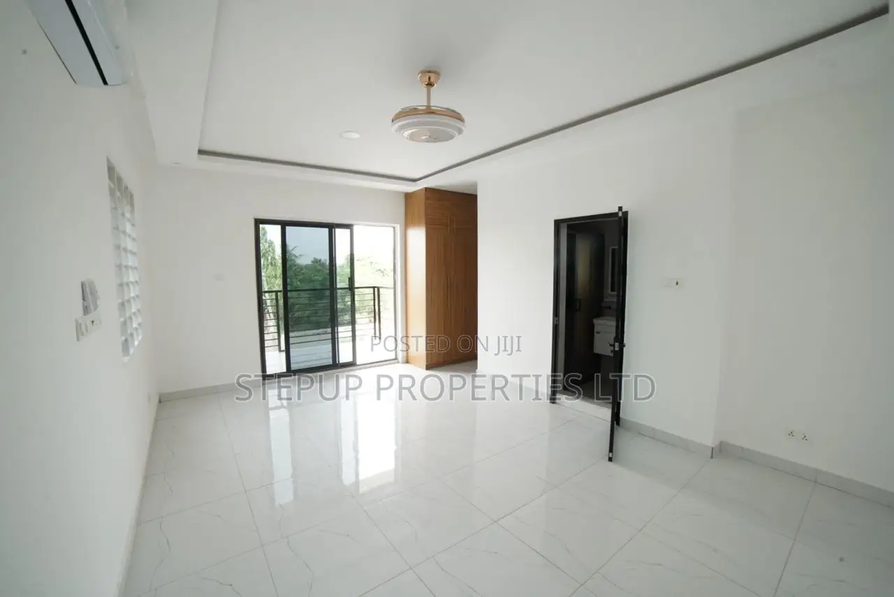2bdrm House in Ashaley Botwe., School Junction for sale in School Junction