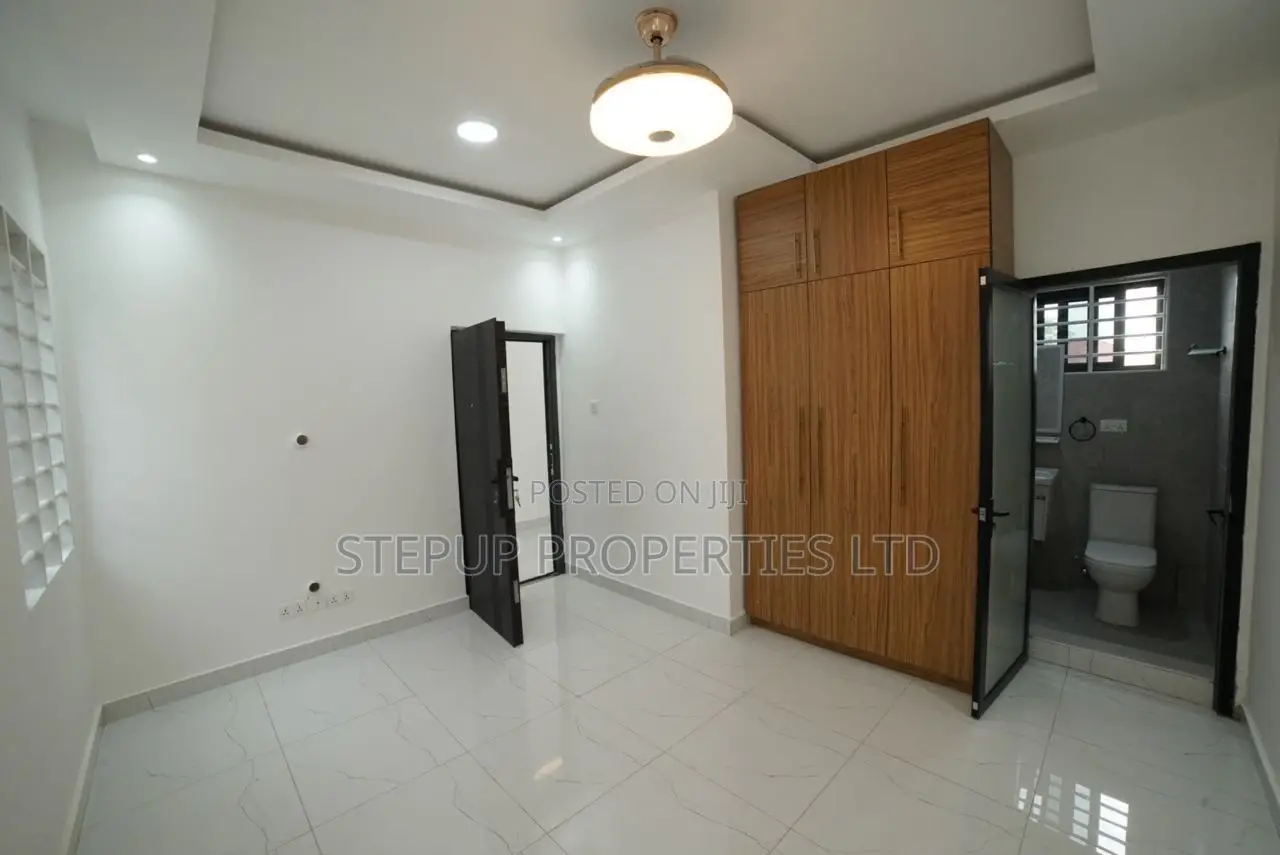 2bdrm House in Ashaley Botwe., School Junction for sale in School Junction
