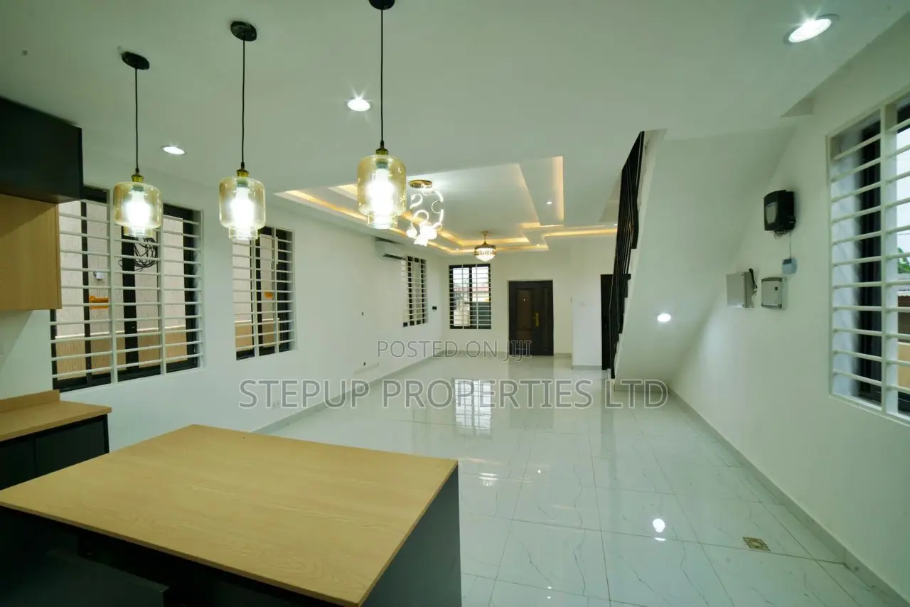 2bdrm House in Ashaley Botwe., School Junction for sale in School Junction