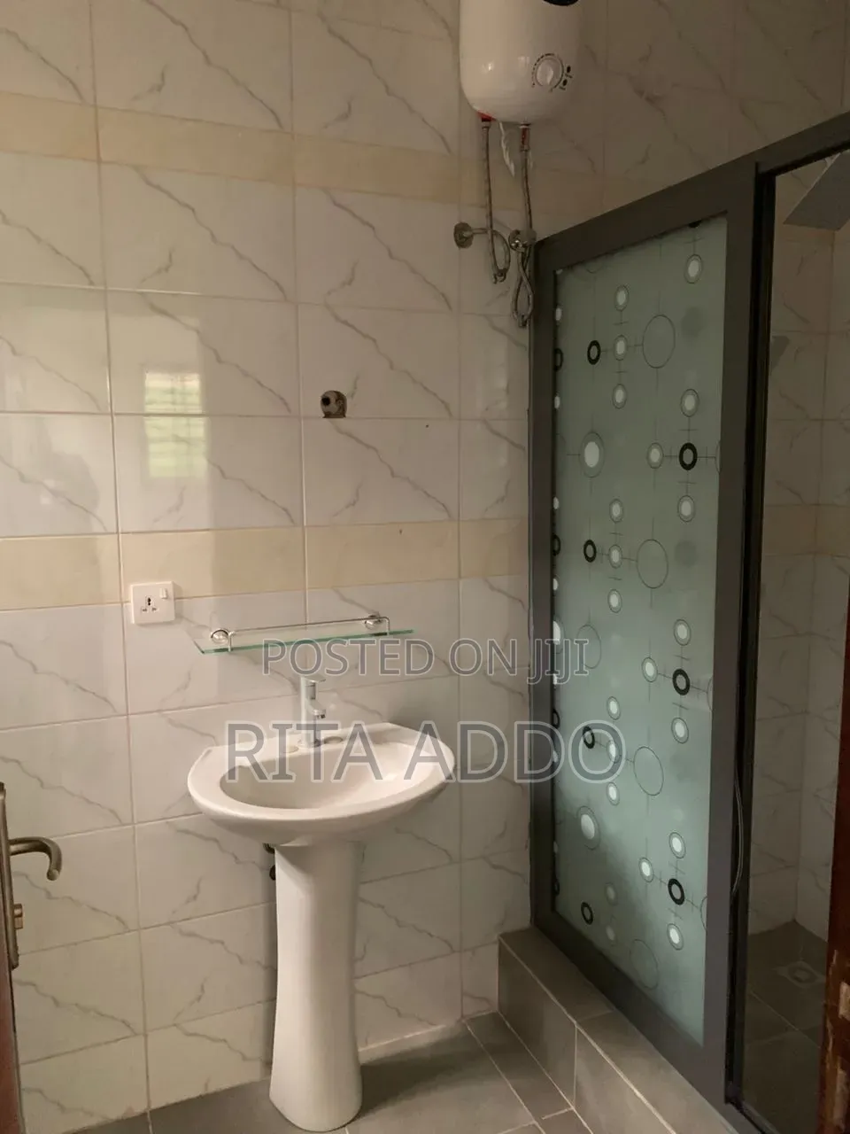 2bdrm Apartment in Lakeside for rent in Lake Side Estate