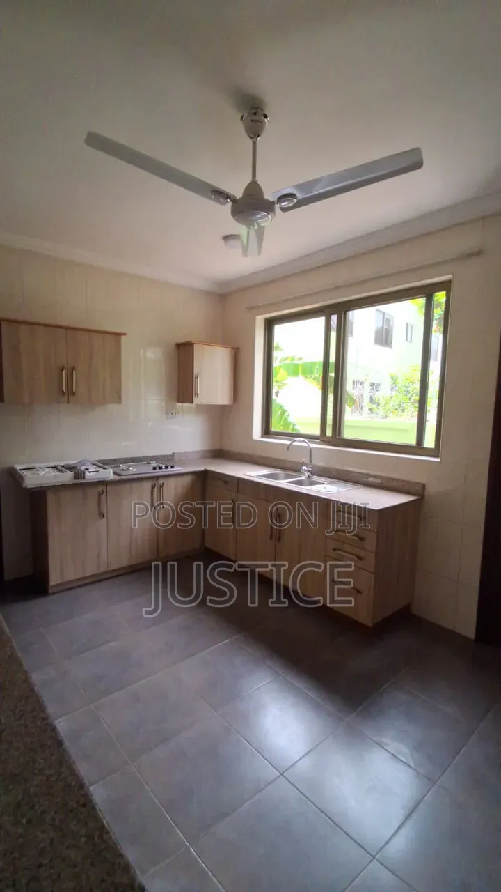 4bdrm House in Cantonments, DVLA Area for rent in DVLA Area