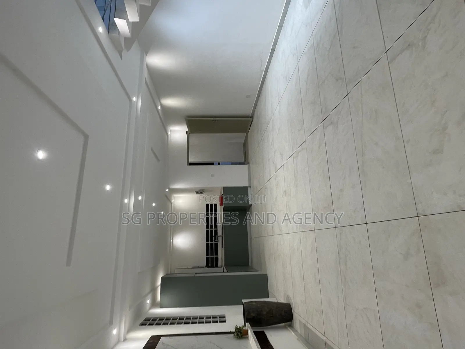 2bdrm Townhouse / Terrace in Lashibi, Sakumono for rent in Sakumono