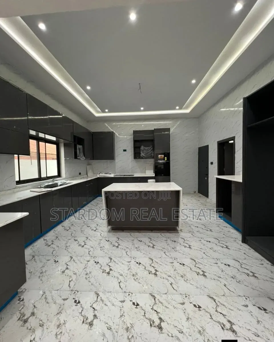 4bdrm Duplex in Ashongman Estate, Police Station for sale in Police Station
