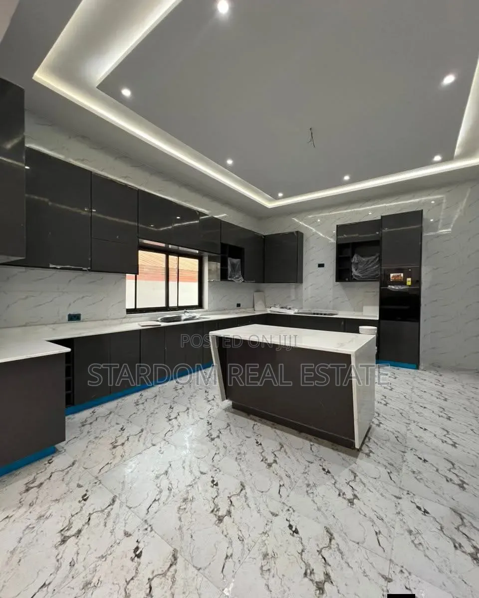 4bdrm Duplex in Ashongman Estate, Police Station for sale in Police Station