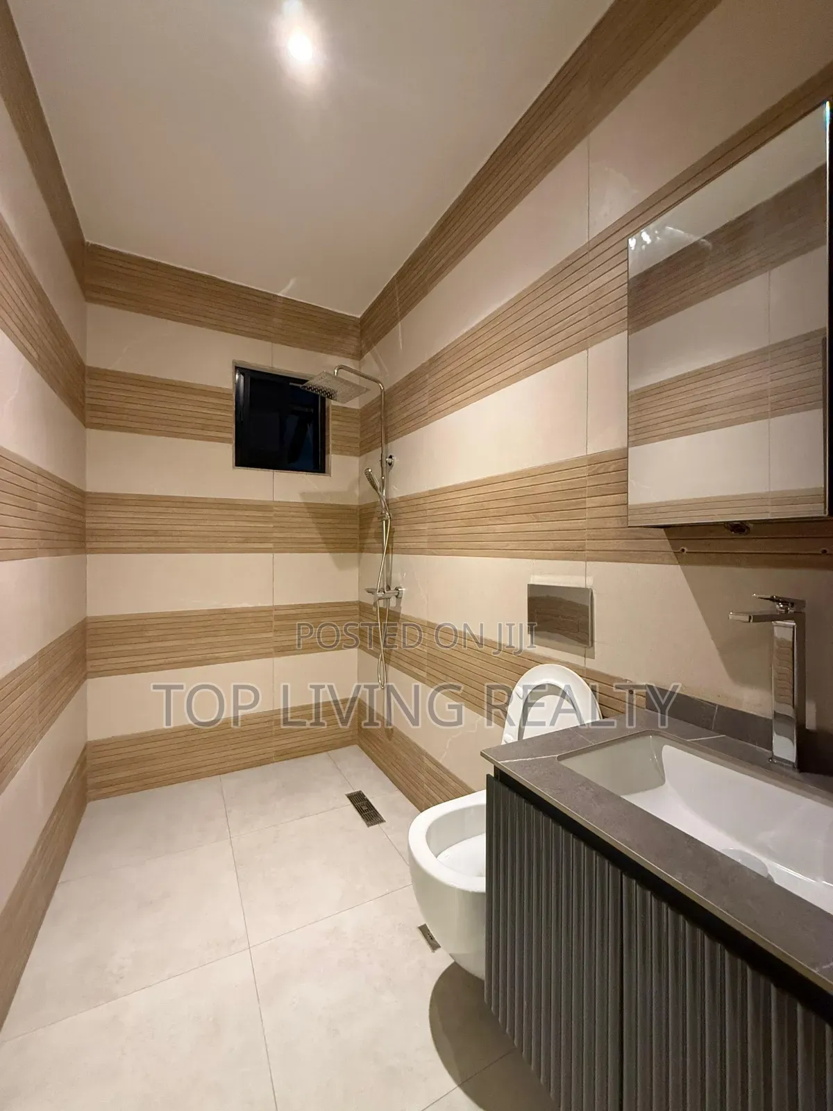 5bdrm House in Adjiringanor, Adjiriganor for sale in Adjiriganor