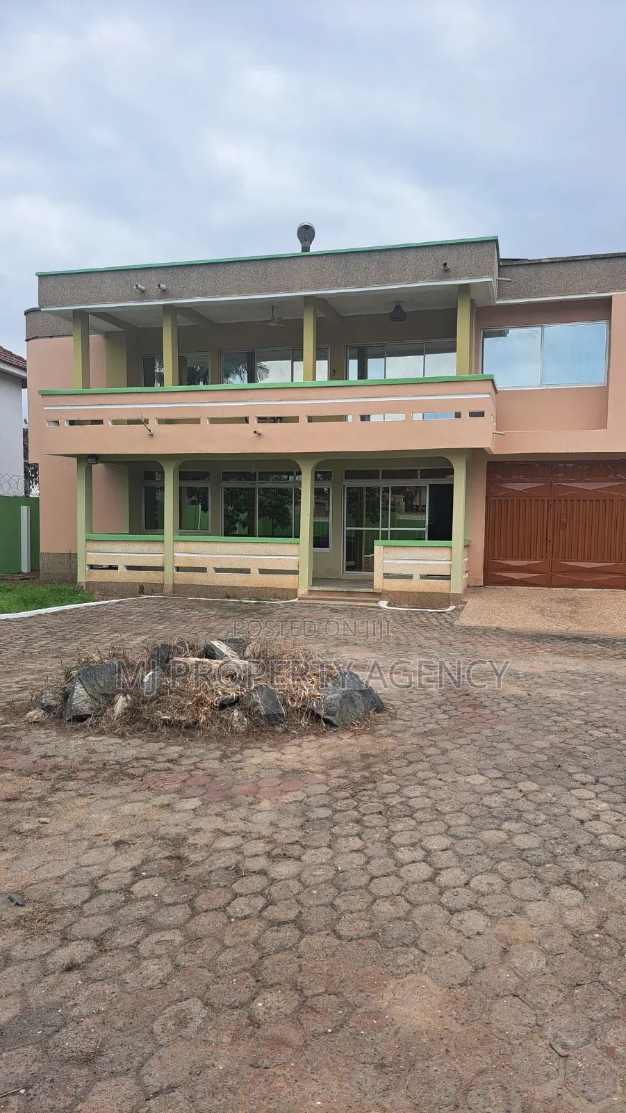 7bdrm House in Community 12, Sakumono for rent in Sakumono