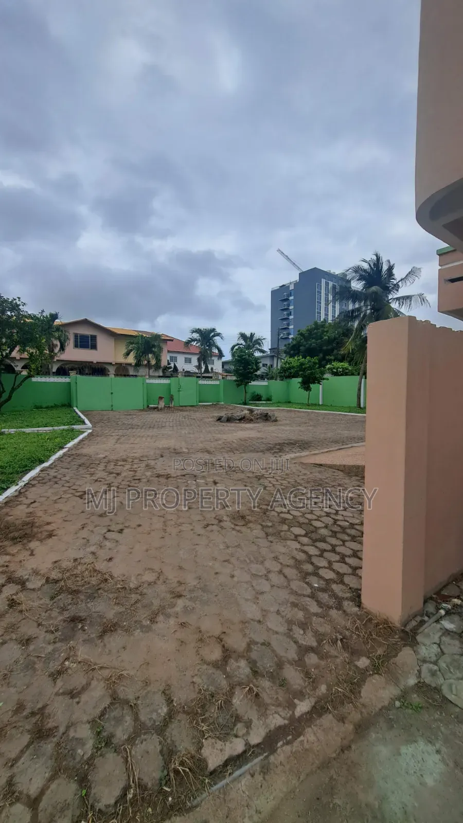 7bdrm House in Community 12, Sakumono for rent in Sakumono