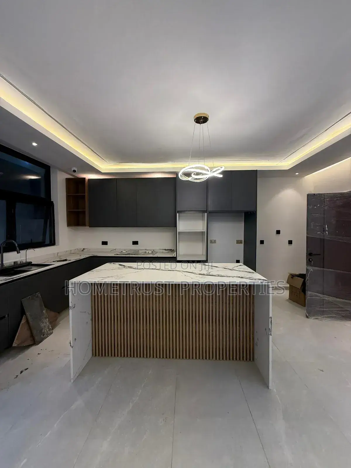 4bdrm Duplex in East Legon, American House for sale in American House