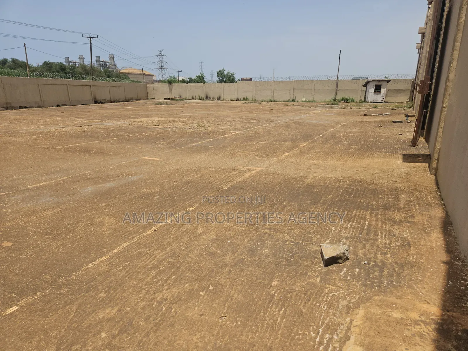 For Rent 4000 SQM Warehouse Available at Tema Industrial Area in Community 25
