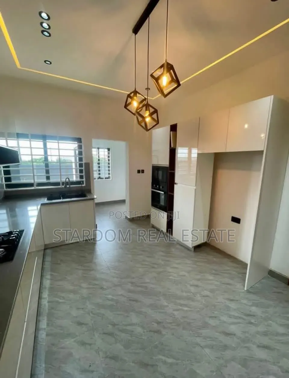 4bdrm Duplex in Ayi Mensah, Oyarifa Mall Area for sale in Oyarifa Mall Area