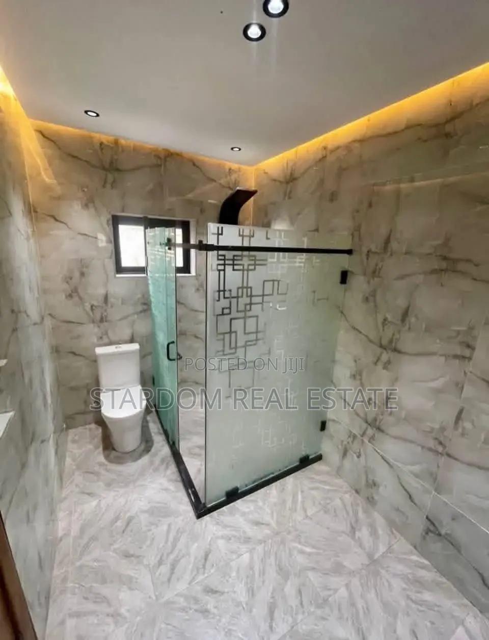 4bdrm Duplex in Ayi Mensah, Oyarifa Mall Area for sale in Oyarifa Mall Area