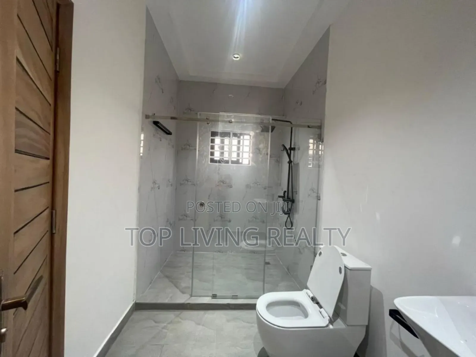 3bdrm Bungalow in Ayi Mensa, Oyarifa for sale in Oyarifa