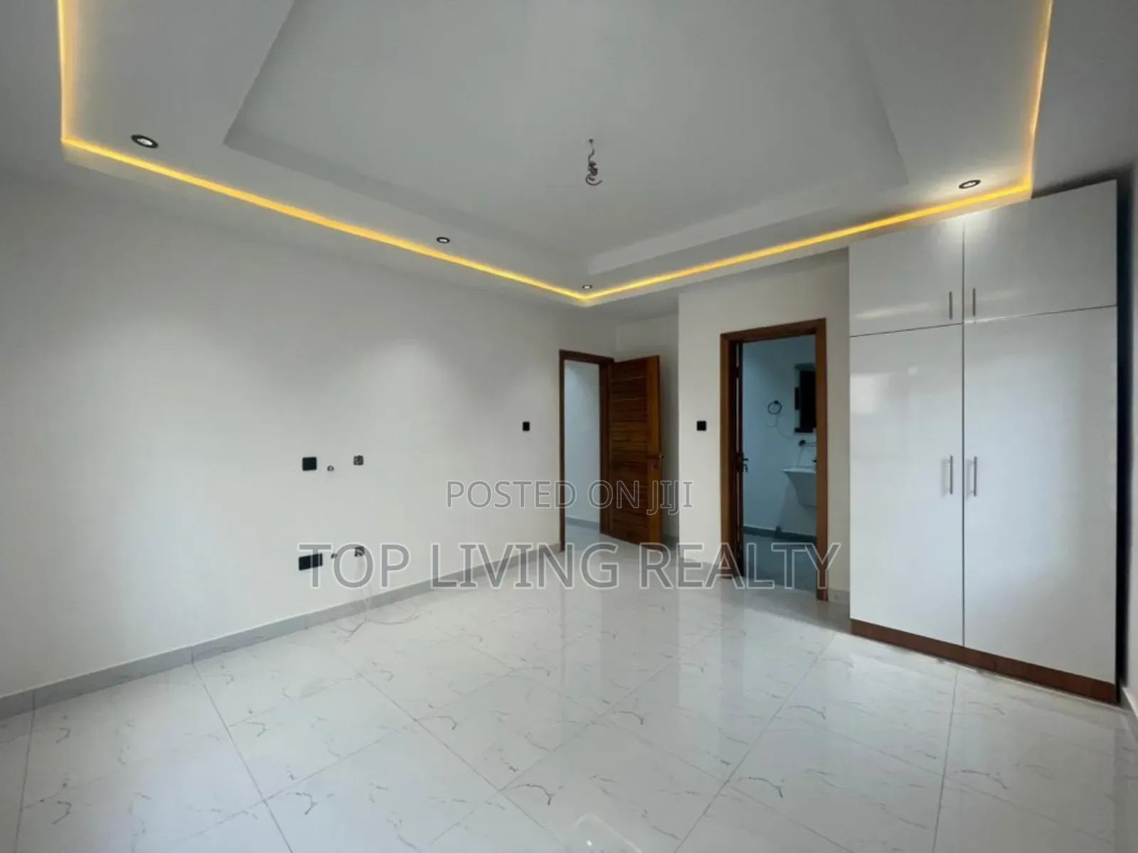 3bdrm Bungalow in Ayi Mensa, Oyarifa for sale in Oyarifa