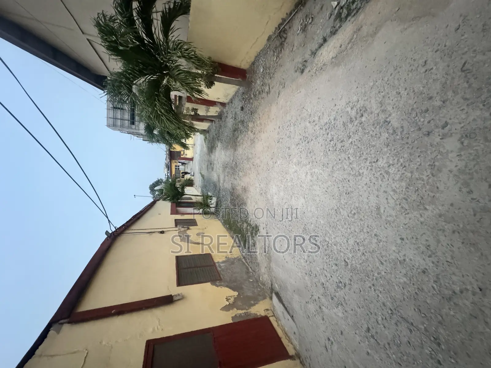 20bdrm Apartment in Dansoman Junction for sale in Dansoman