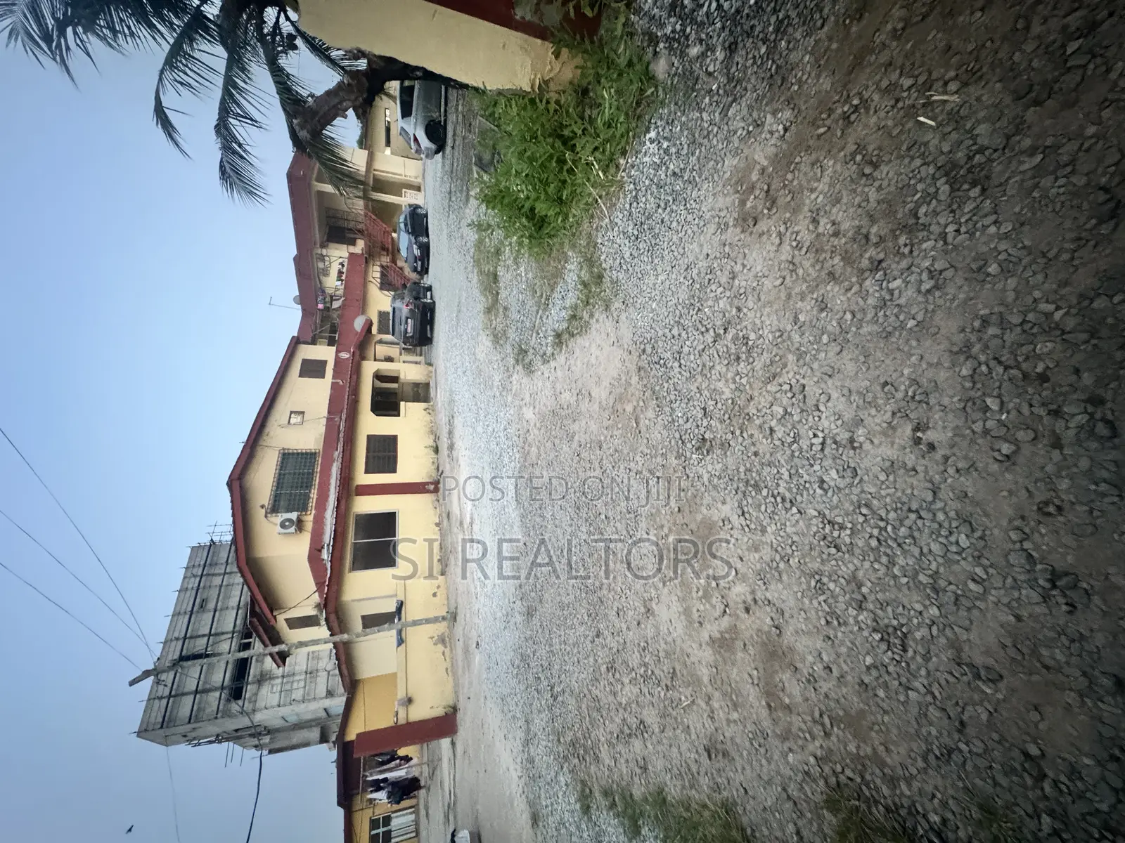 20bdrm Apartment in Dansoman Junction for sale in Dansoman